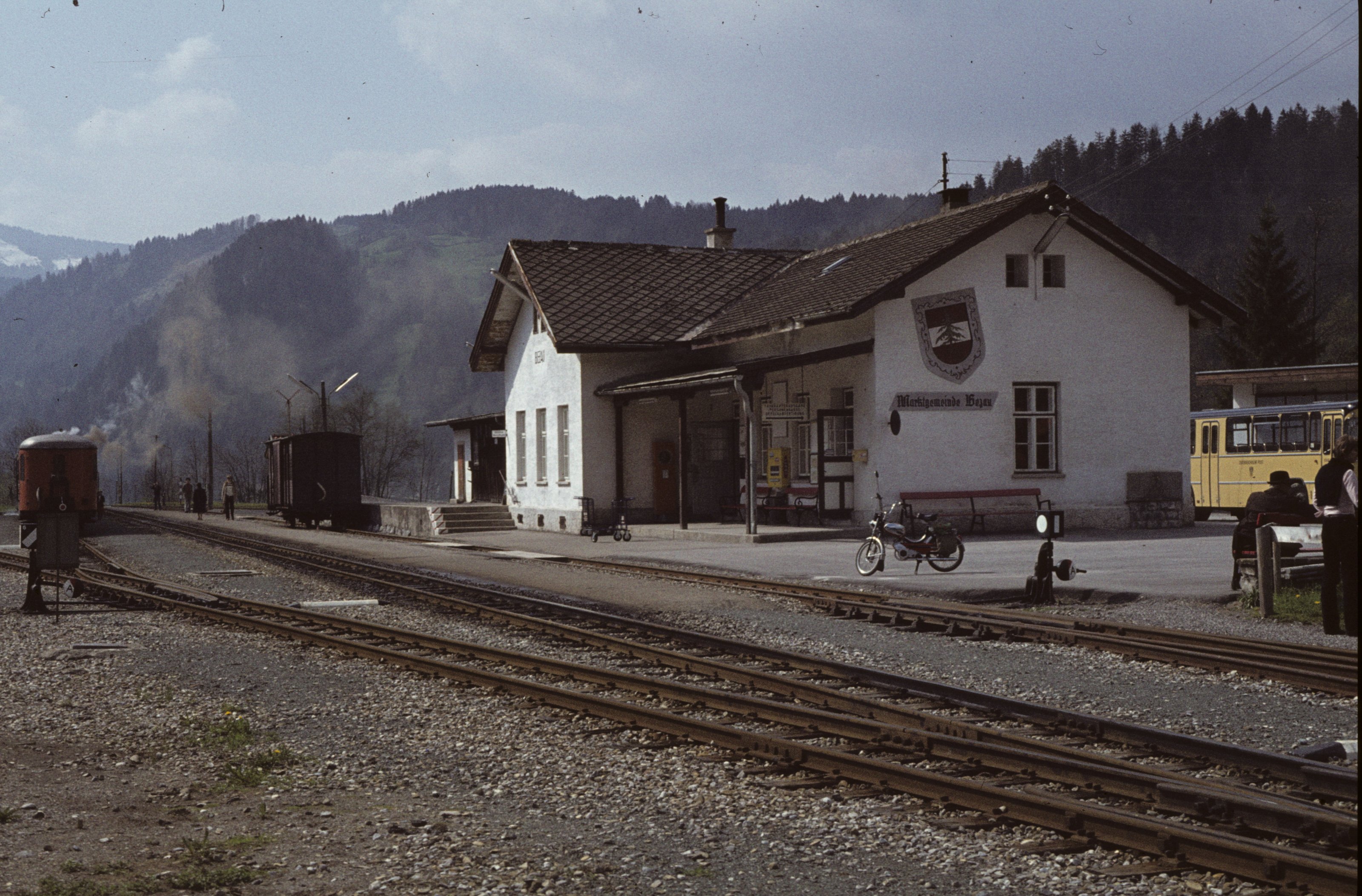 Div_PB_76-79_24.jpg