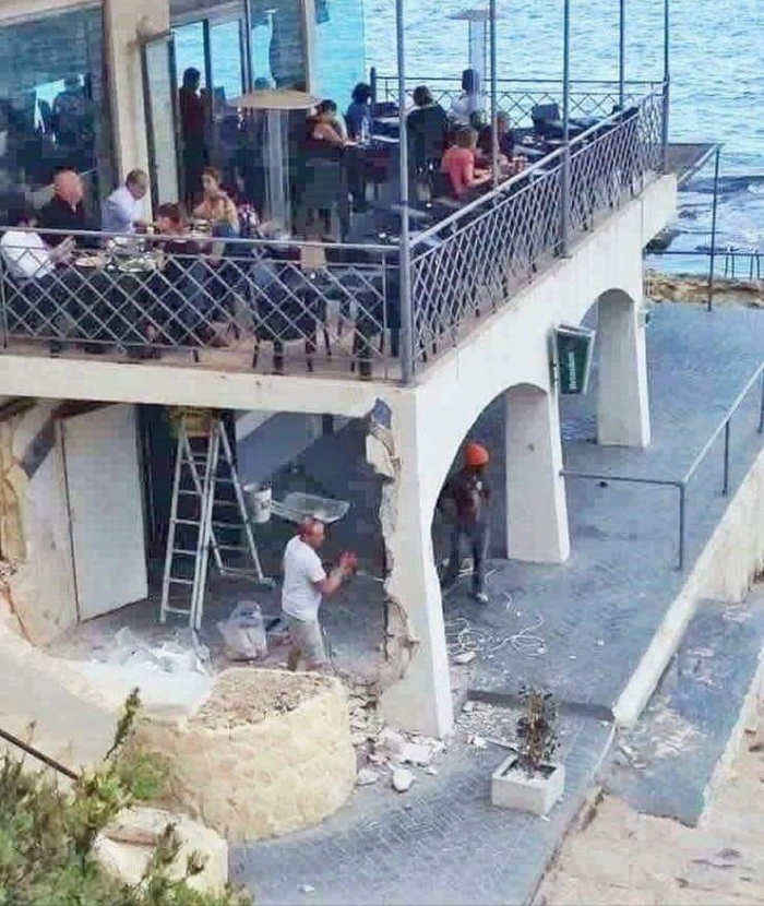 durch stützleiter abgesichert.jpg