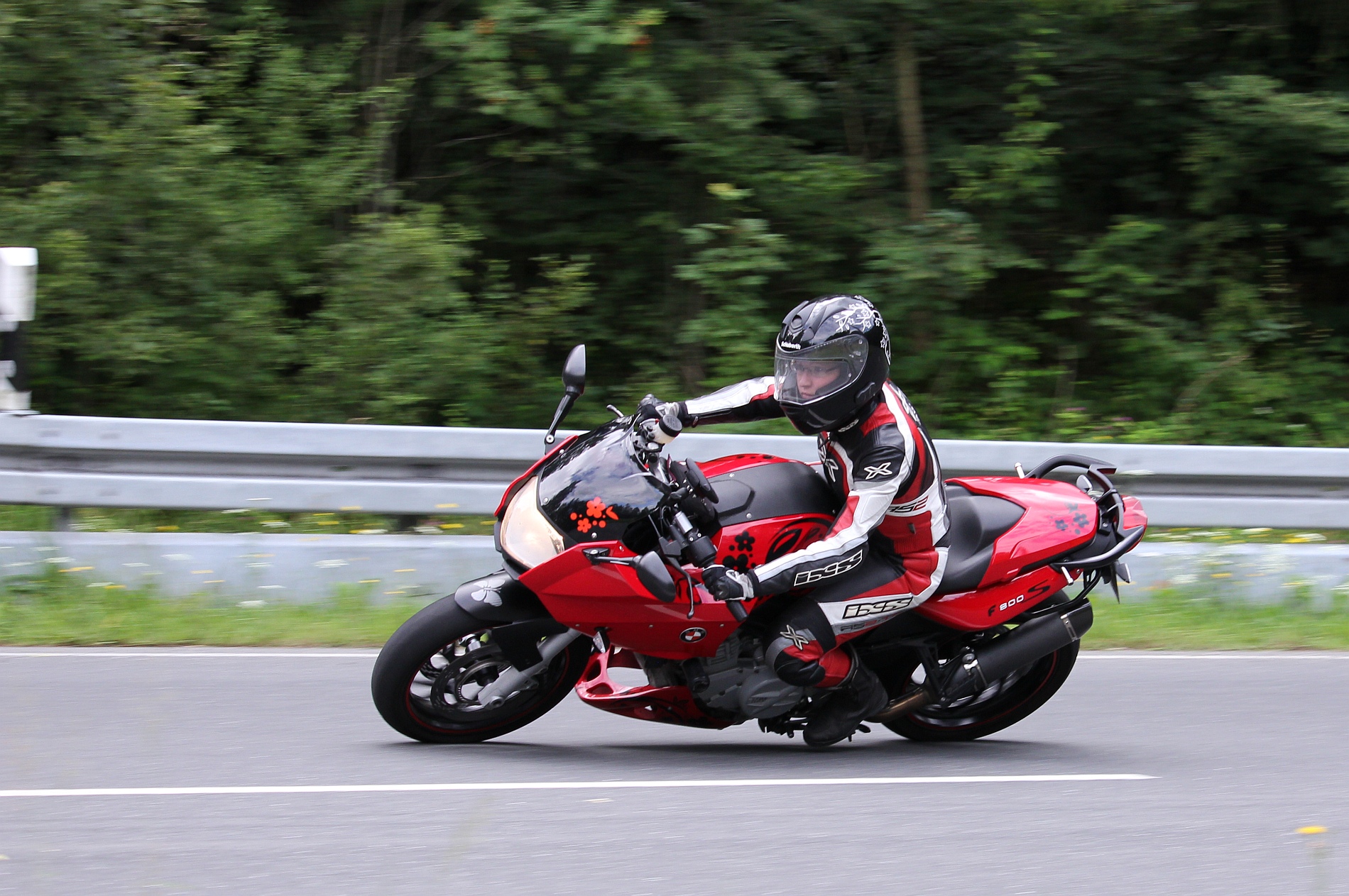 F800-Links.jpg