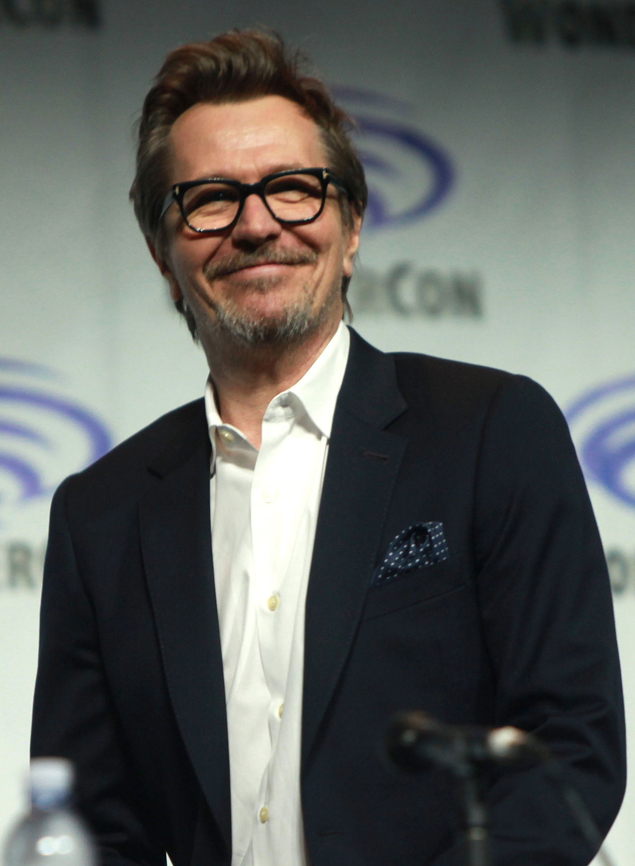 Gary_Oldman_by_Gage_Skidmore.jpg