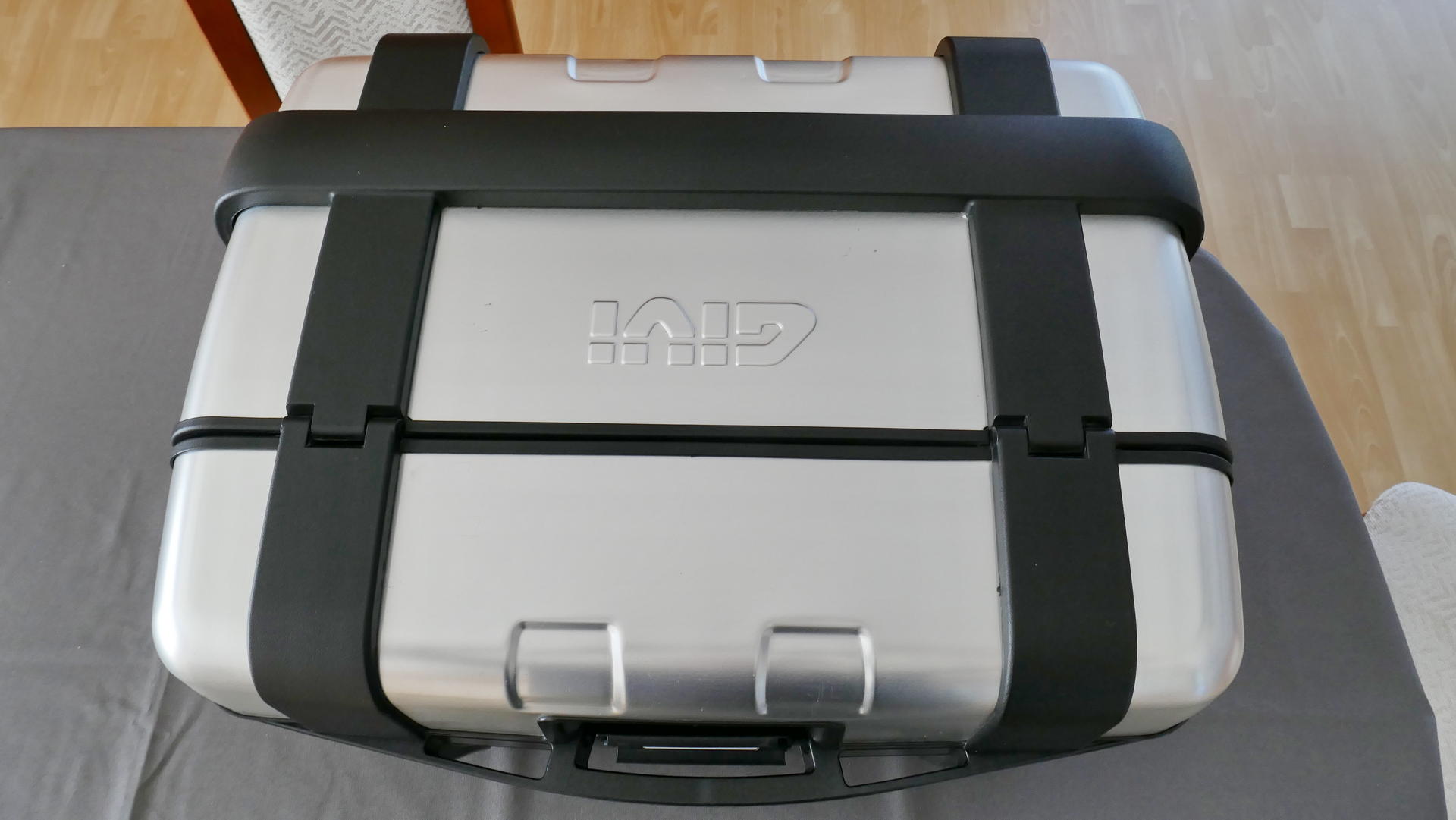 GIVI_TRK_46N_oben_06.JPG
