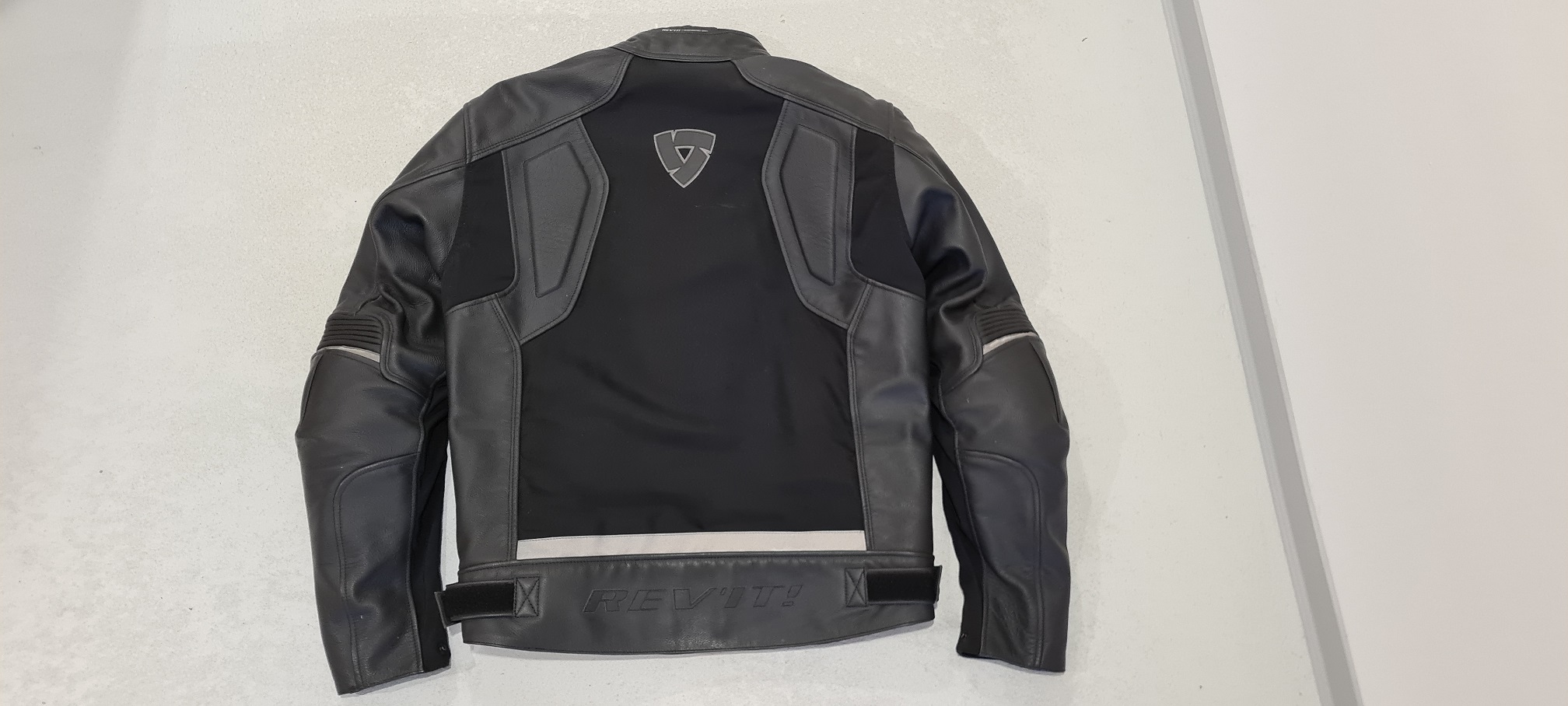 Ignition Jacke2.jpg