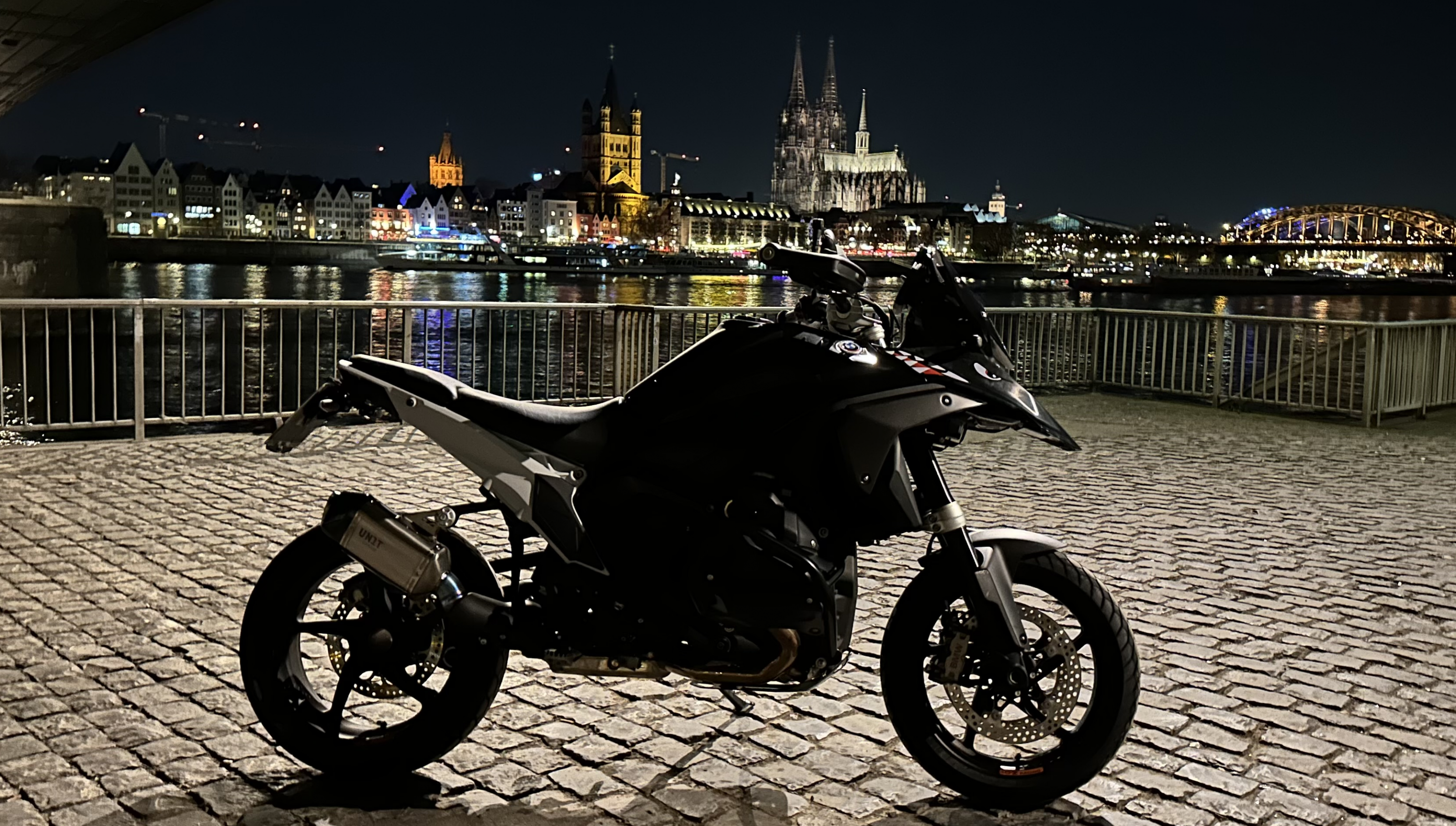 IMG_E1473.png  bmw nacht.png