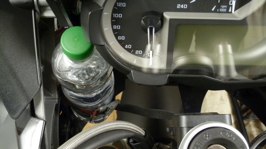 FLASCHENKIND Autoflaschenhalter – Immer griffbereit!