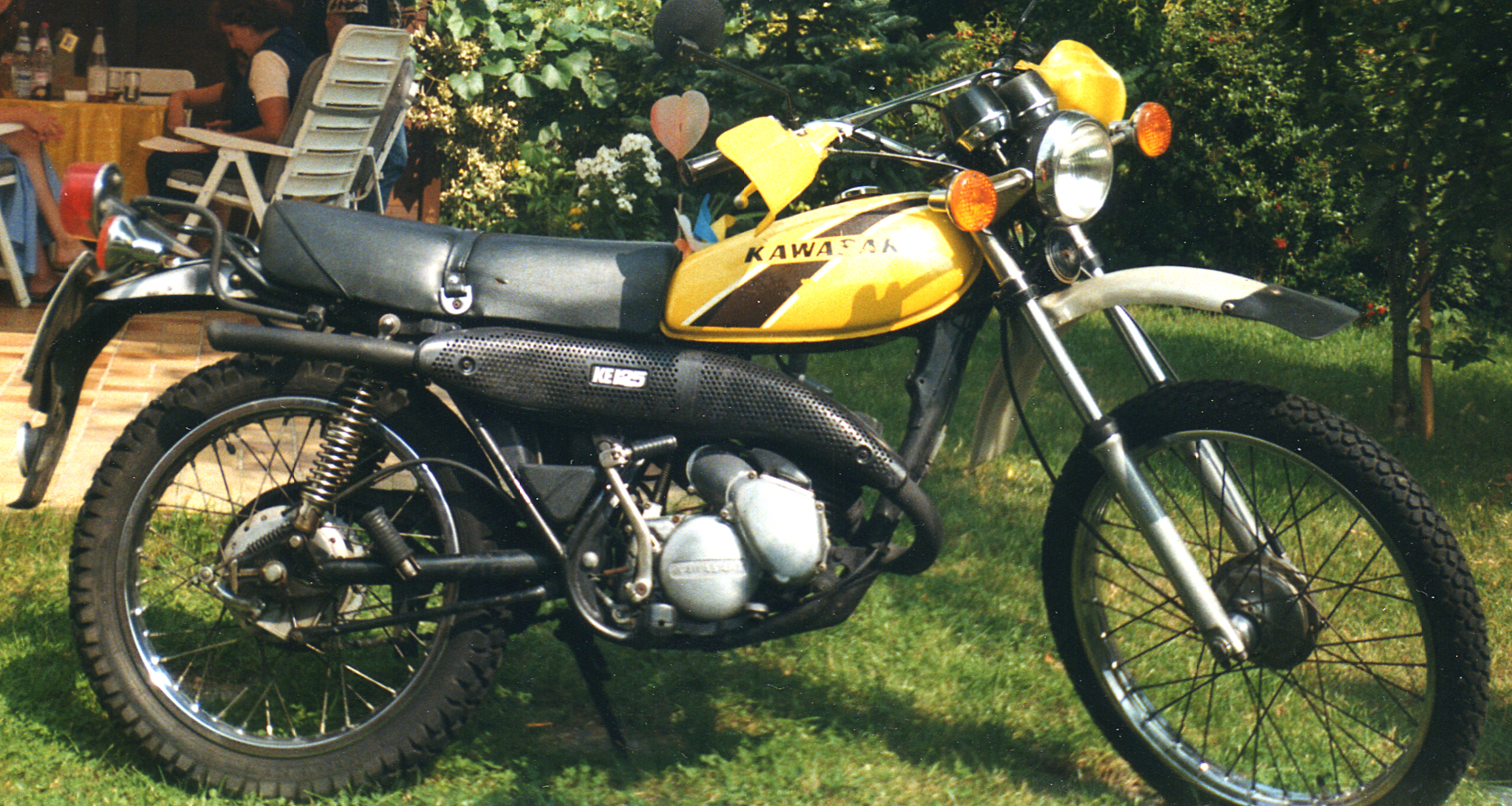 Kawasaki KE125 Ausschnitt.jpg