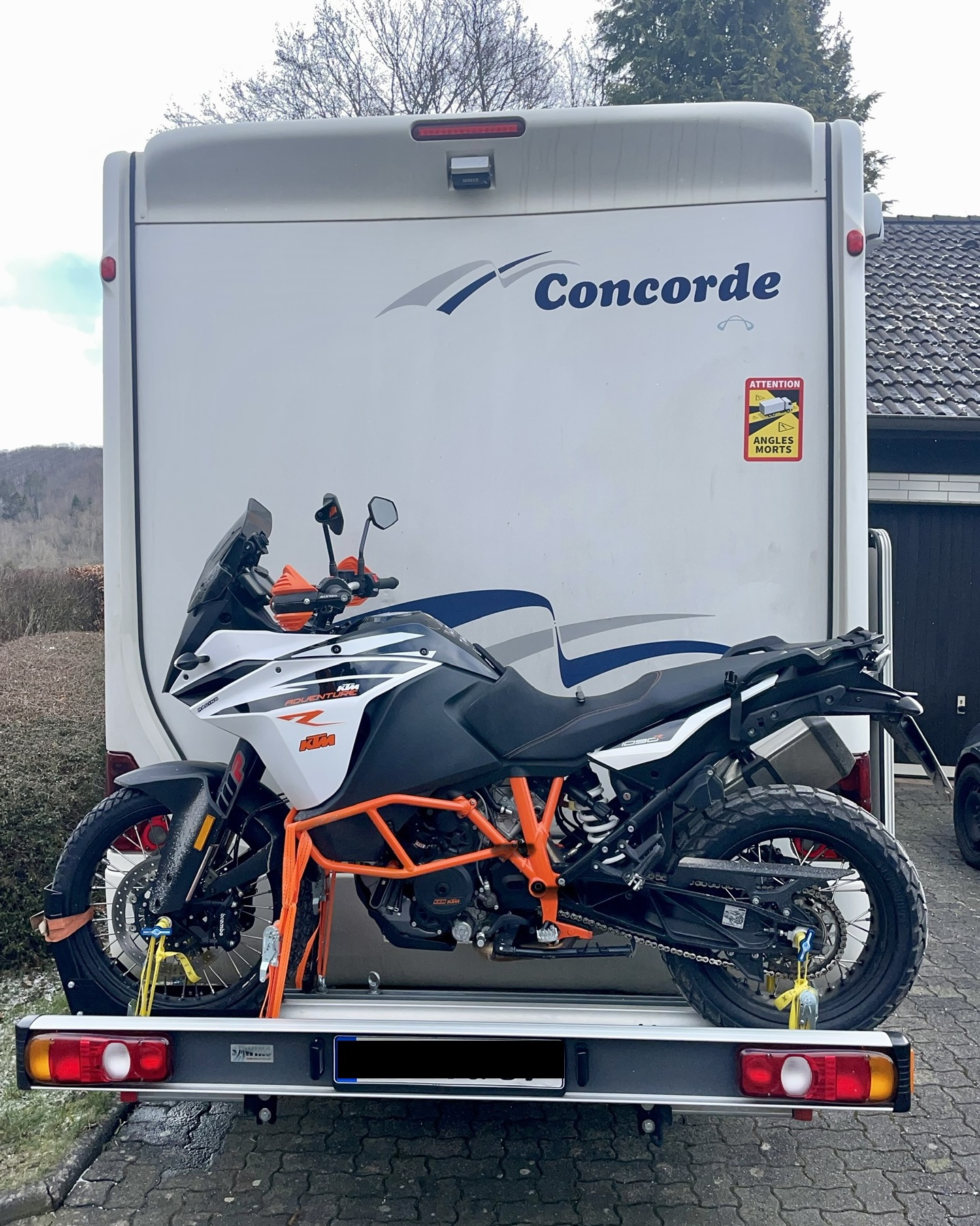 KTM 1090R-Wohnmobil.jpg