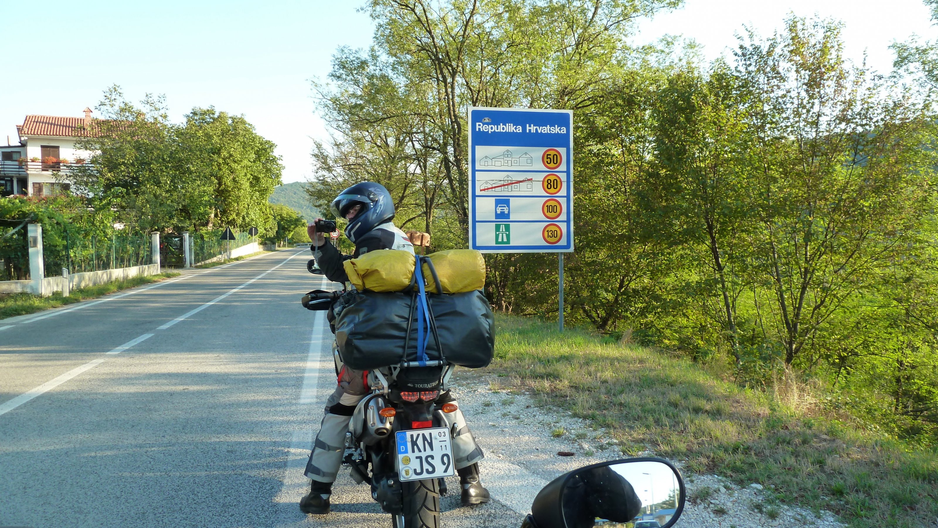 P1000842-1.JPG