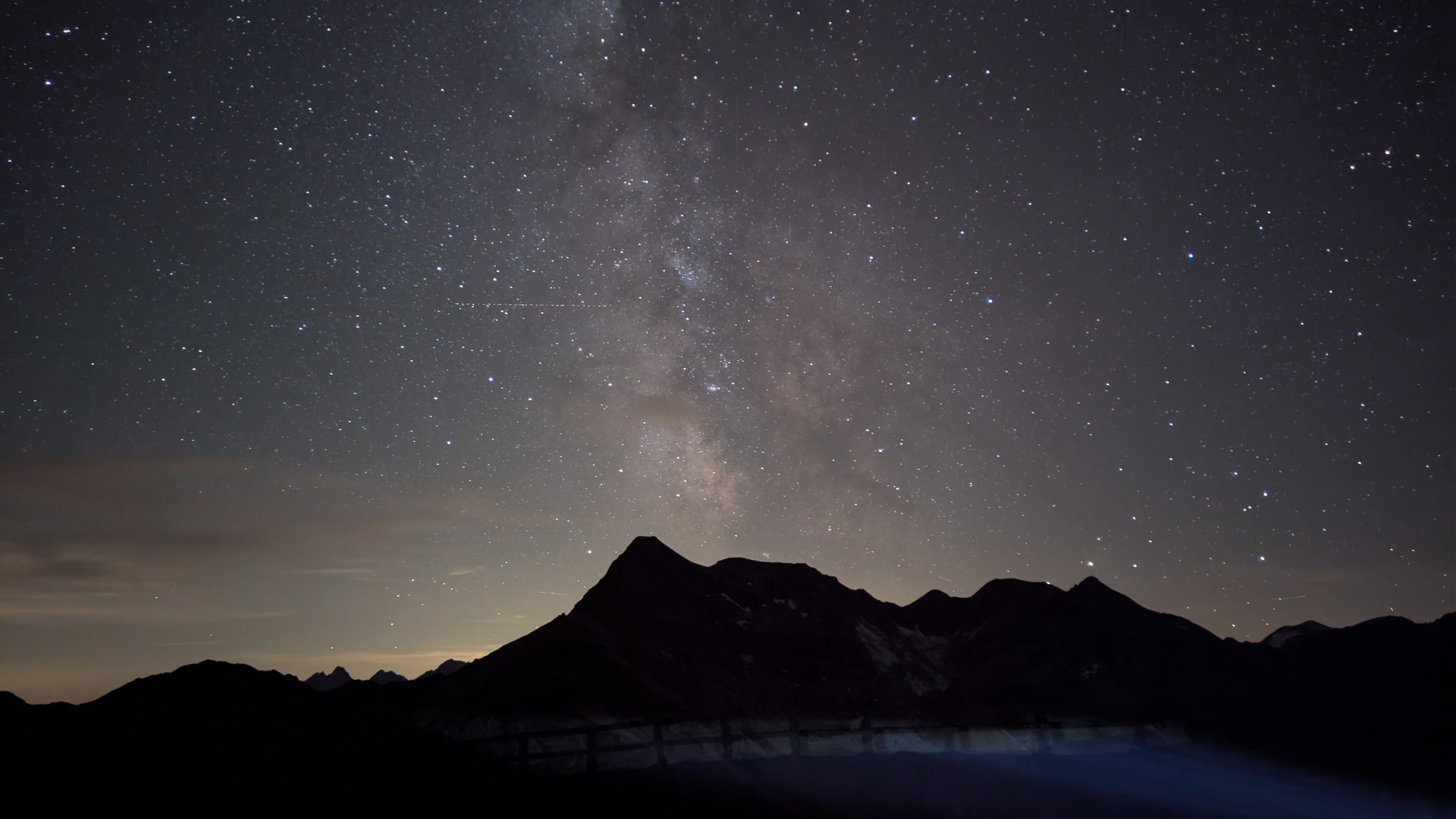 PXL_20250825_201839359.NIGHT.jpg