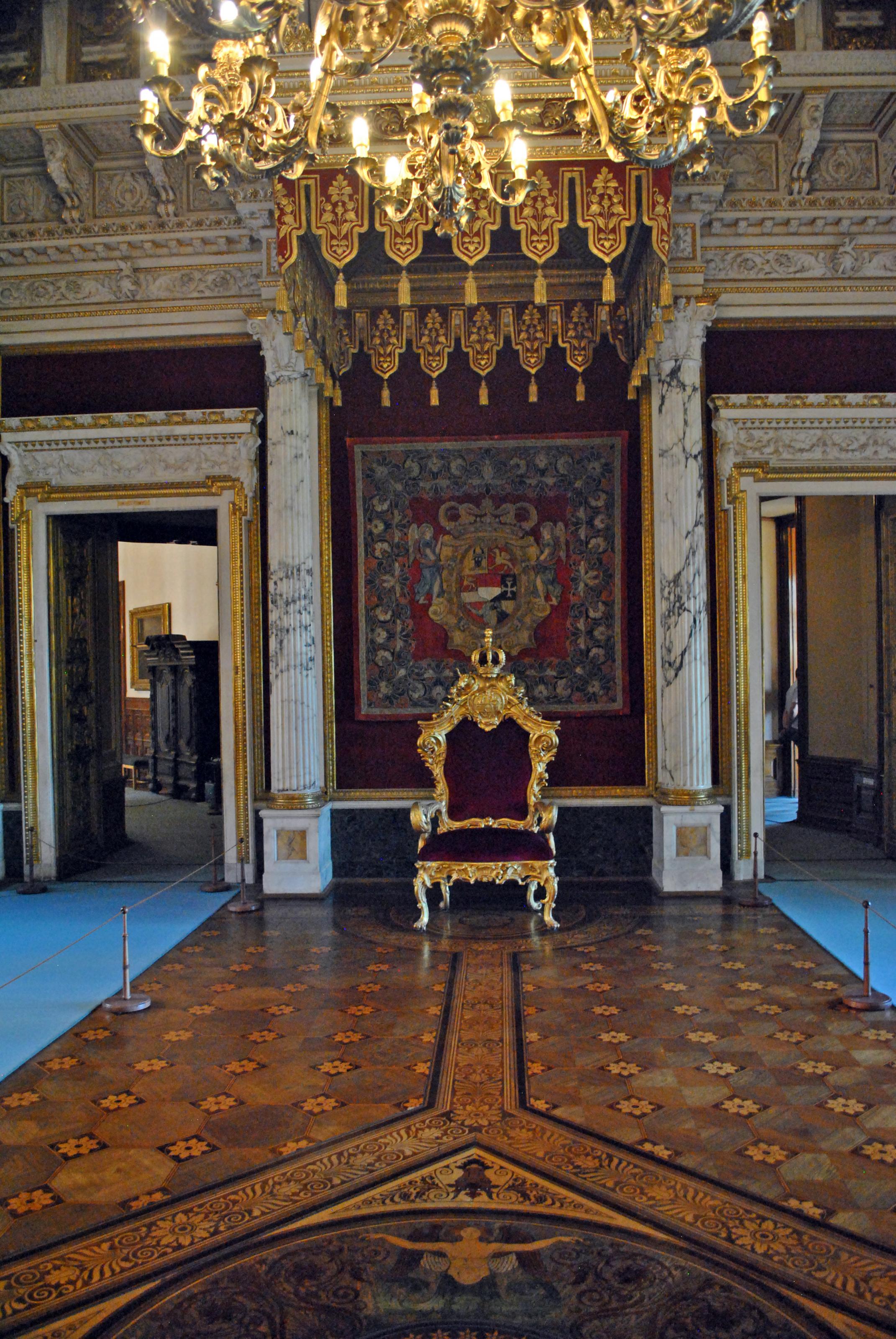 thronsaal.jpg