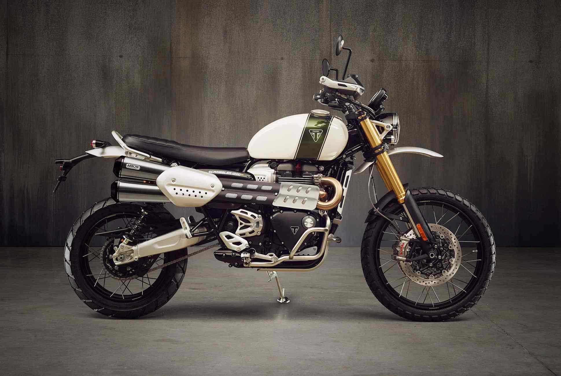 Triumph-Scrambler-1200-gear-patrol-slide-01.jpg