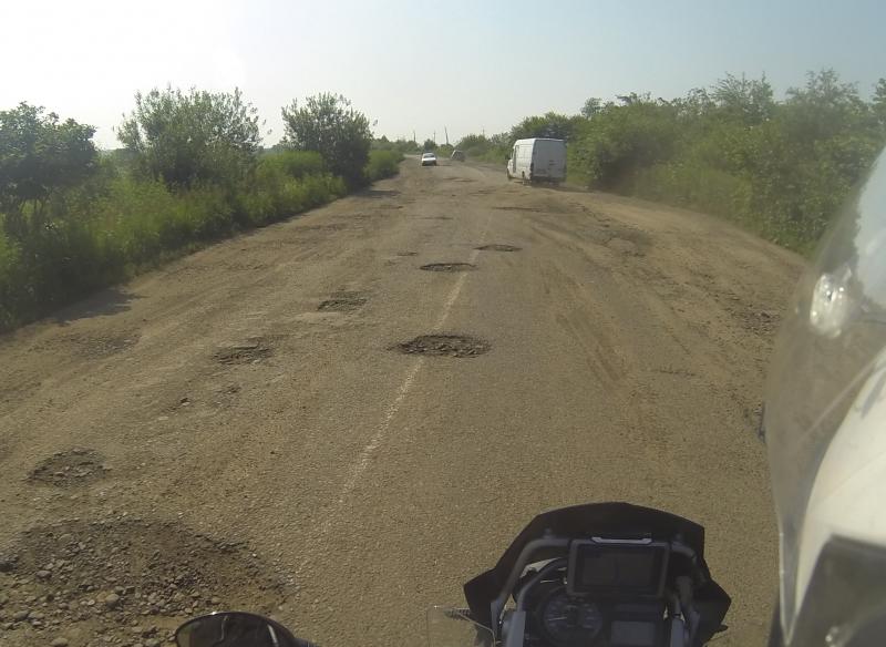 UkraineBadLandstraße2.jpg