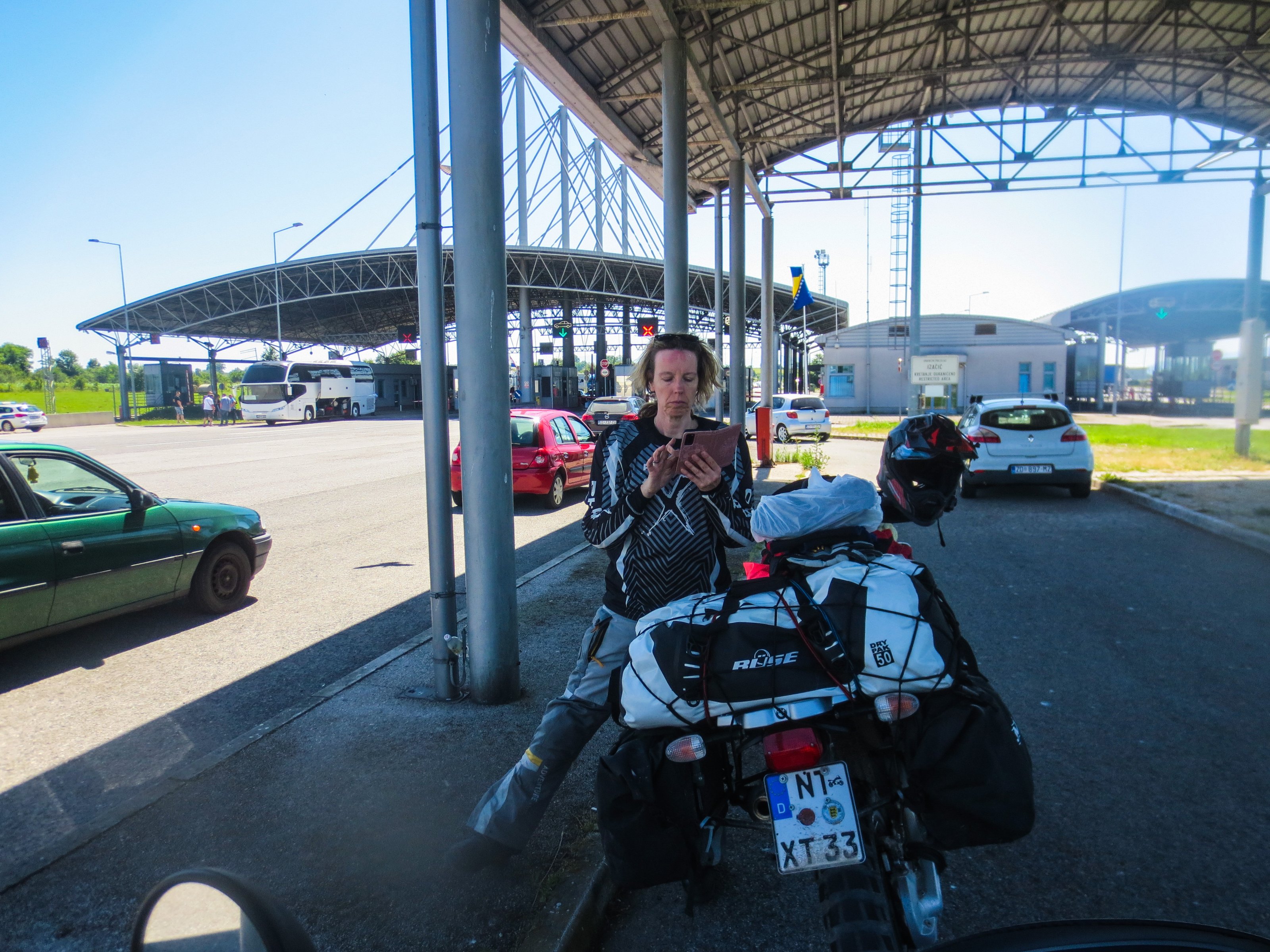 UNA Nationaltag (2)_edited.jpg