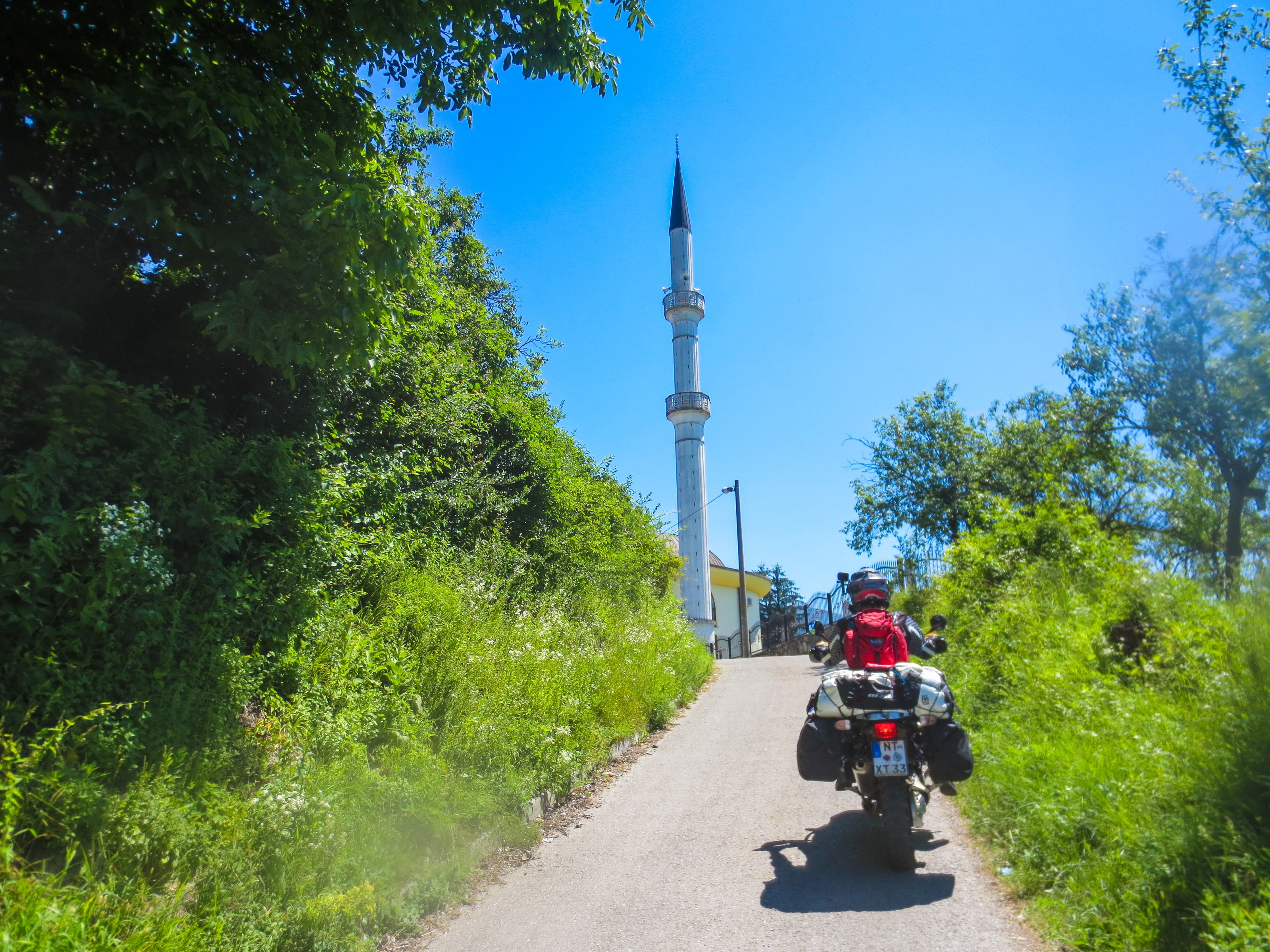 UNA Nationaltag (7)_edited.jpg