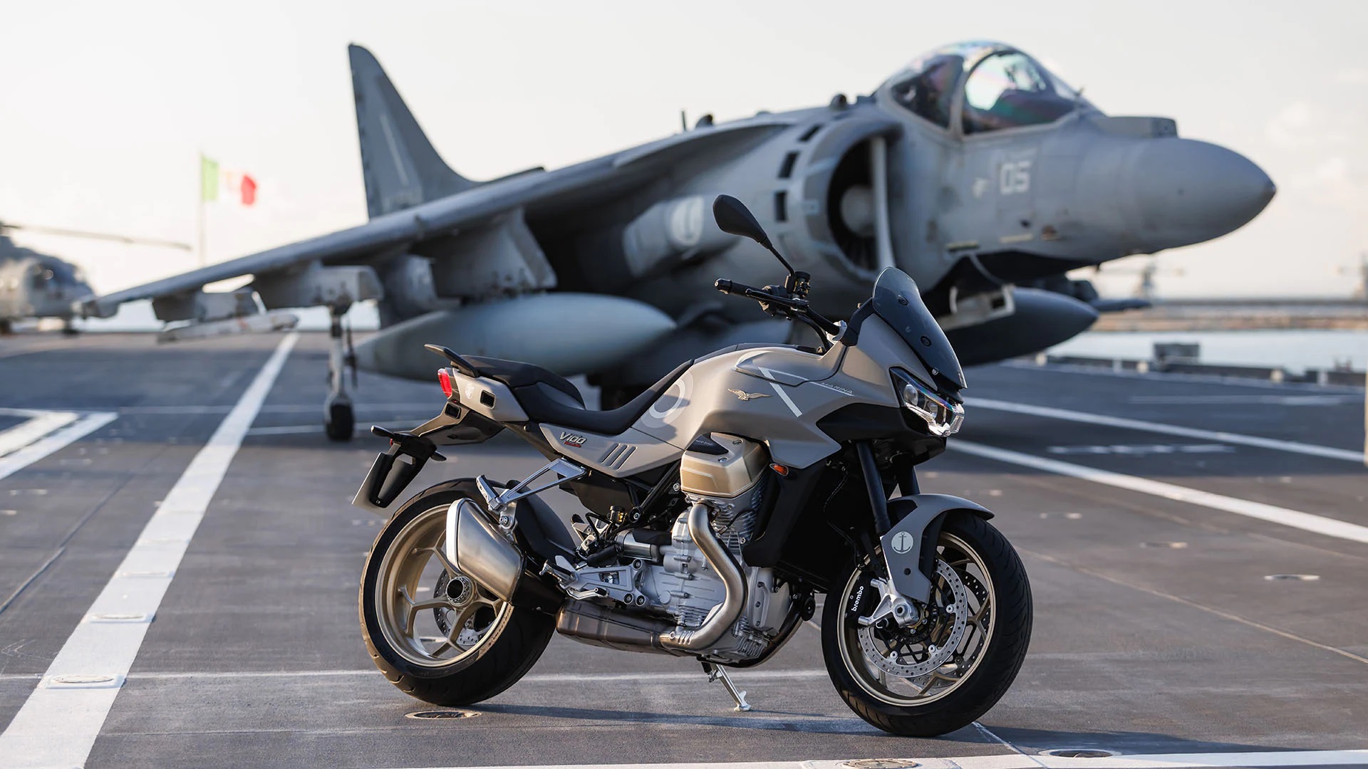 V100-Mand_Aviaziane-Navale_Gallery_1920x1080_1.jpg