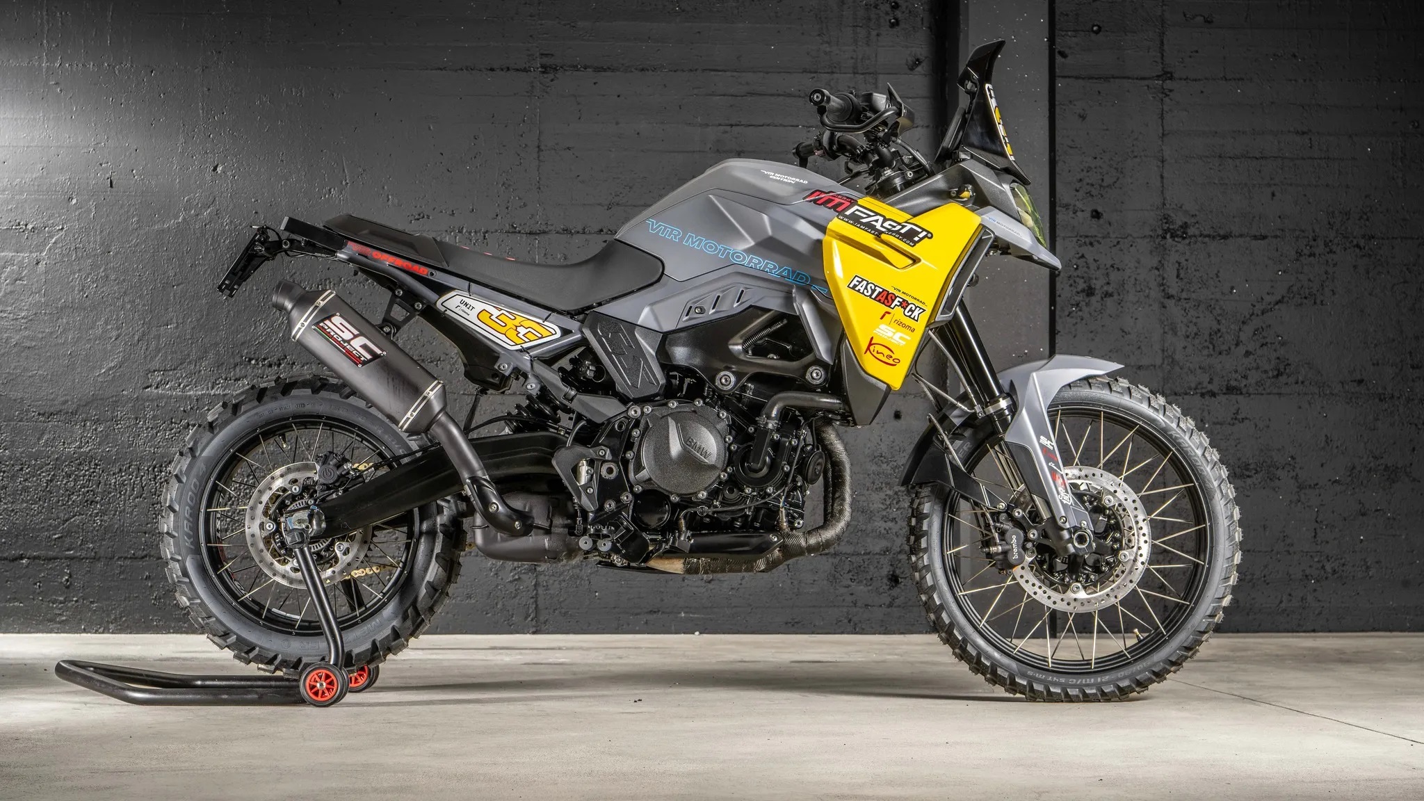 VTR_BMW_F900_Fast_2.jpg