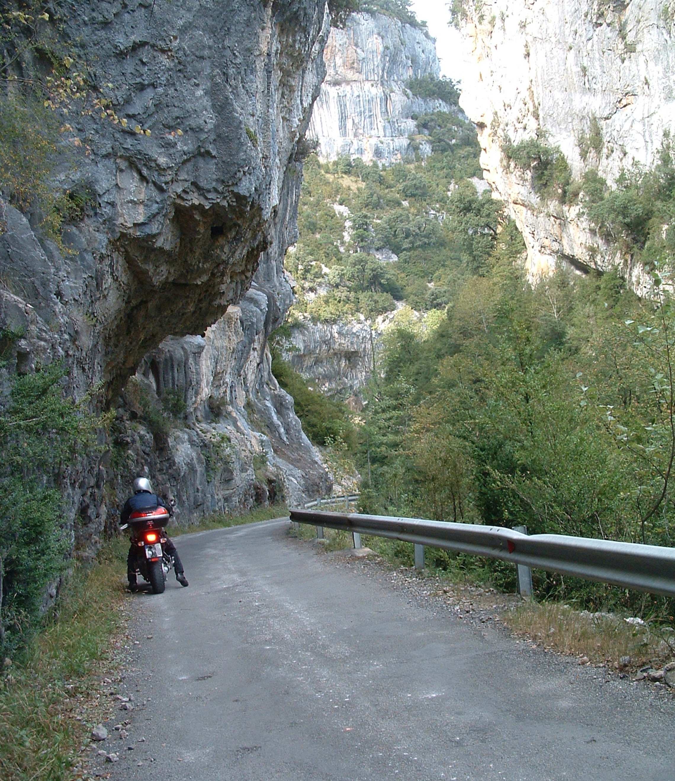 Wo steht das Moped ?.jpg