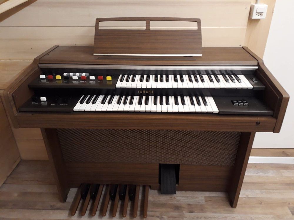 yamaha-orgel-model-b-4-cr.jpg