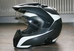 BMW_Endurohelm_schraeg rechts.jpg