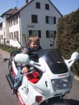 Max auf Moped.jpg