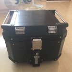 givi_trekker_outback_topcase__box_42l_1496977684_ce53bfcf.jpg