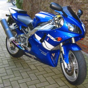 R1 v rhttp://www.gs-forum.eu/album.php?albumid=2259&attachmentid=127917