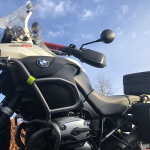 Im Dezember MoToRRAD fahren. Nur die Harten kommen in den Garten ⛱😎
