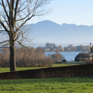 Ausblick auf die Fraueninsel im Chiemsee