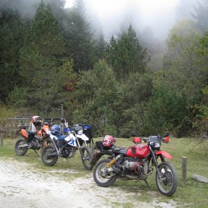 Die 3 Endurisatoren offroad nahe Sournia