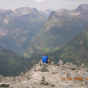 Blick von Dalsnibba auf den Geiranger-Fjord