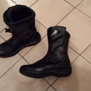 20230501_153208283_iOS Polo Motorrad Kleidung Stiefel.jpg