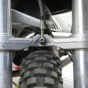 mit 21" TKC80 (90% Profil) mit Serien-Brücke