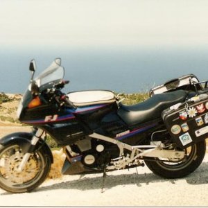 Yamaha FJ 1200 (3CW) EZ 06.1990 - 1992
etwas über 40.000km gefahren