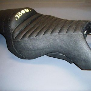 K1300R-Formänderung
Gel v. u. hinten
Schriftzug