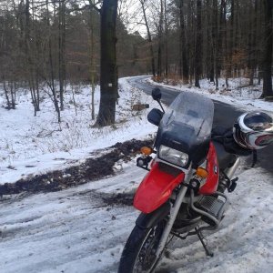 So'ne GS muss auch mal Schnee gesehen haben - wie soll das sonst am Nordkap werden ?