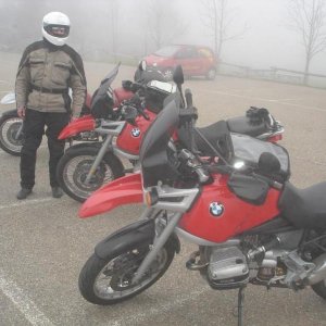 zwei rote im Nebel    Kandel 2 Mai 2013