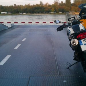 Fähre über den Rhein