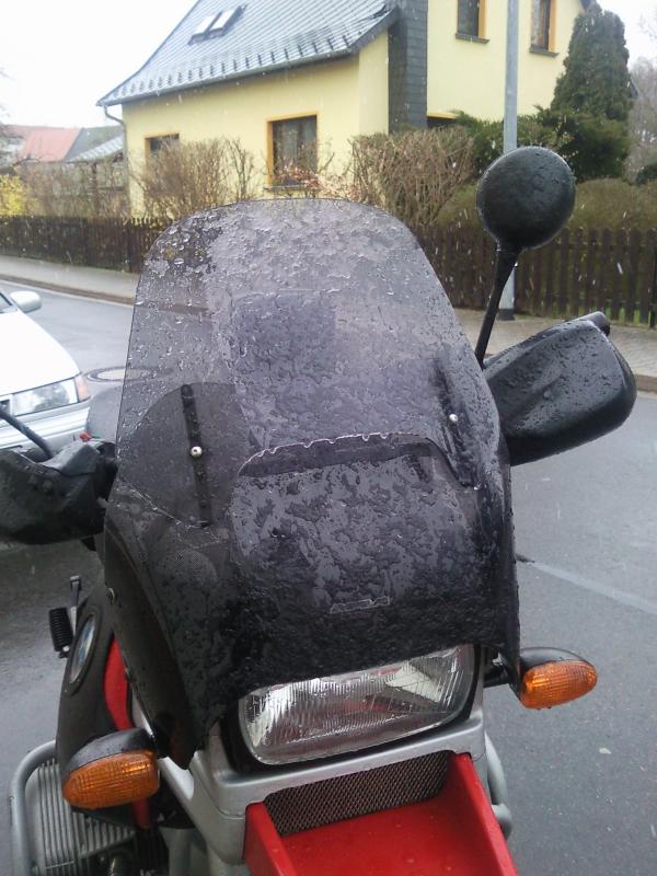 April 2012: Man fährt vor sich hin und kommt in ein spontanes Schneegestöber ...