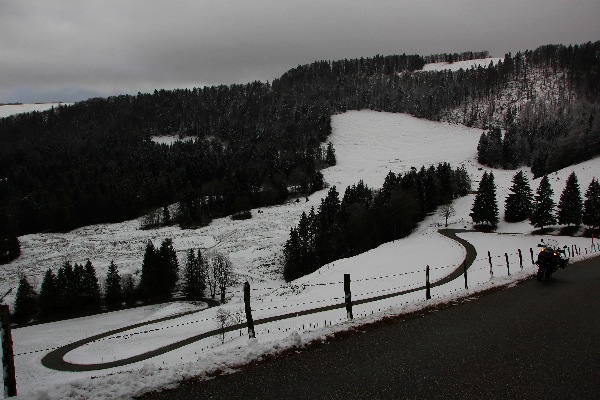 Auffahrt zum Scheltenpass Schweiz 4.1.1012
