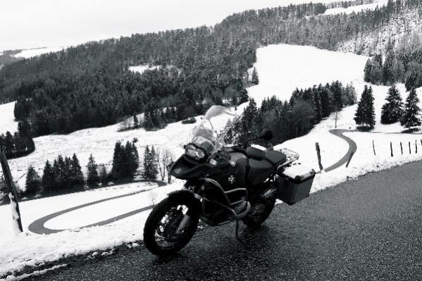 Auffahrt zum Scheltenpass Schweiz 4.1.1012