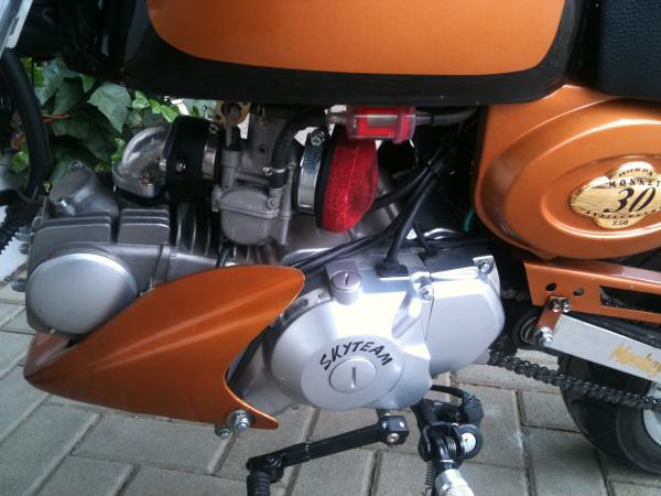 Bild 096Honda Monkey (mit 175 ccm Skyteam Motor)