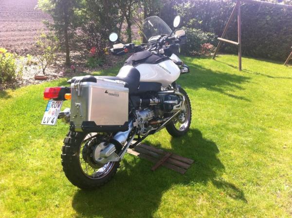 BMW ADV 2012