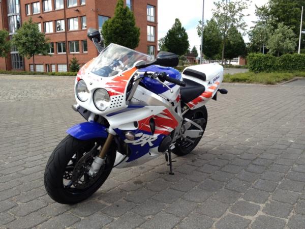 CBR900RR