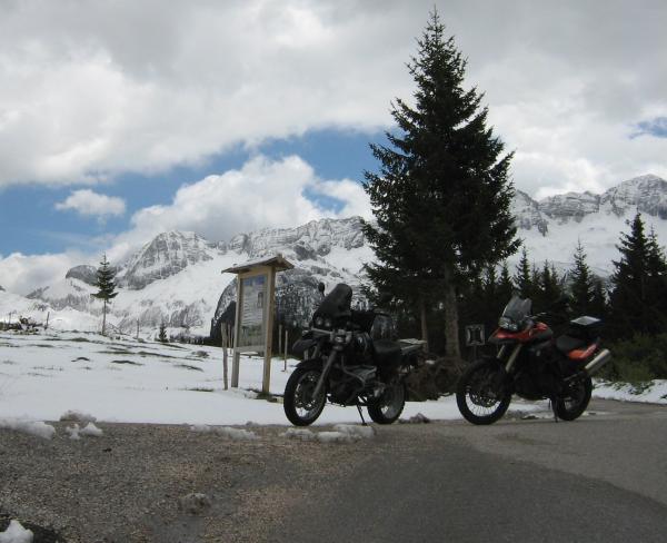 die Dicke mit der kleinen Cousine in der Sella Nevea-Mai 2011