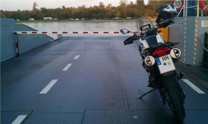 Fähre über den Rhein