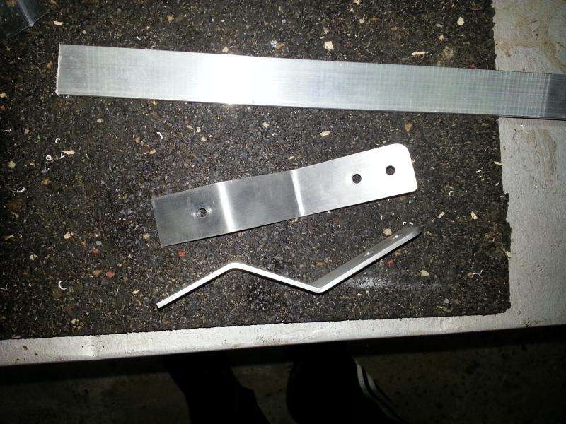 Halter aus Alu-Leiste 3x30mm