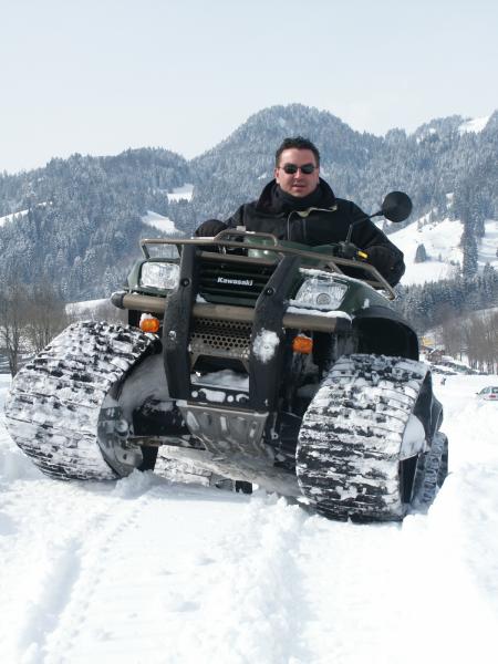 Lenggries Kawasaki ATV KVF 700 V2 mit Raupenkit ... nur geil ;-))) 02/2004