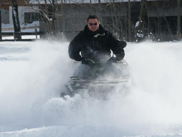 Lenggries Kawasaki ATV KVF 700 V2 mit Raupenkit ... nur geil ;-))) 02/2004