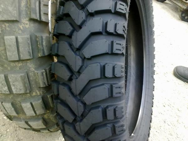 Links Mitas E-10 , rechts Mitas E-07 
montiert auf einer GS  1150

https://www.facebook.com/pages/MITAS/206757202683062?v=app_4949752878]