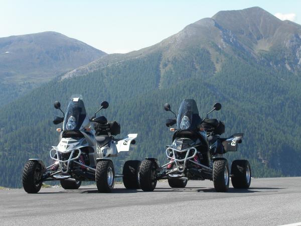 mit den E.ATV 950 Extreme auf der Nockbergstraße 06/2005