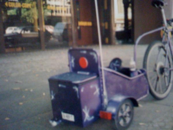 mit kofferraum für puppen,beweglichem lenkrad,flaschenhalter....